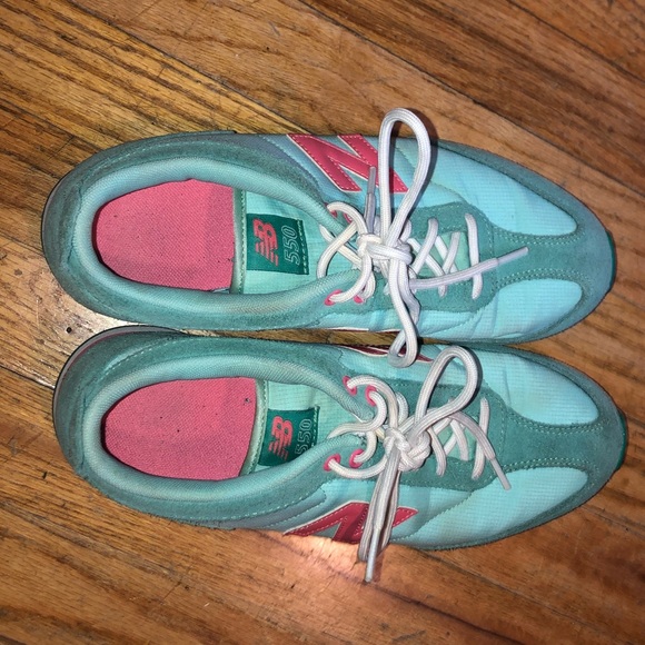 LIGHT BLUE & PINK WOMENS NEW BALANCES - Picture 2 of 4